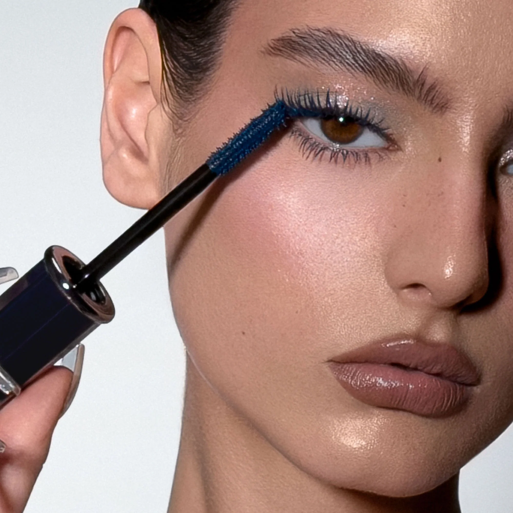 Beyond Bold Mascara - Image 16